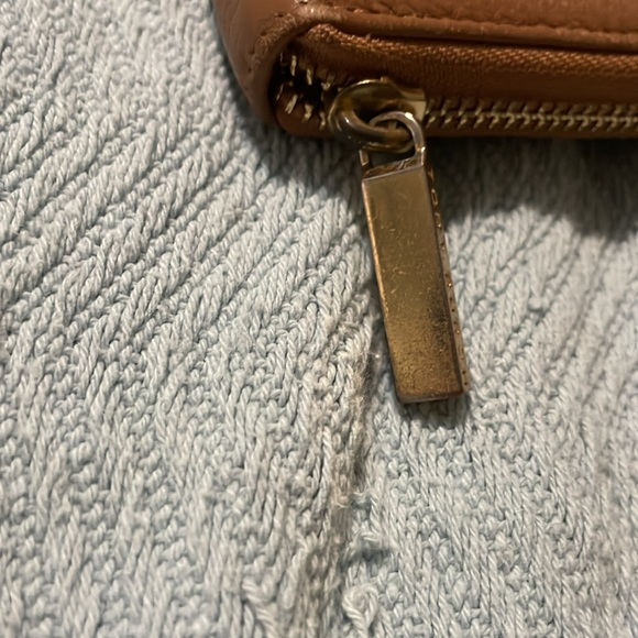 Tory Burch long zippy wallet - Picture 4 of 9